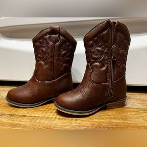Toddler size 7 boots